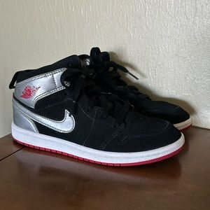 Youth 3 Nike Air Jordan’s Black and Silver-Mid